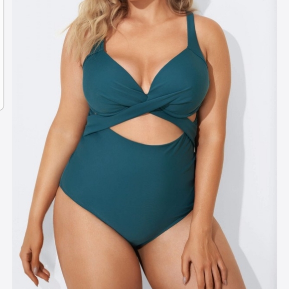 NWT Green Modest Cutout One Piece Swimsuit - Picture 1 of 5